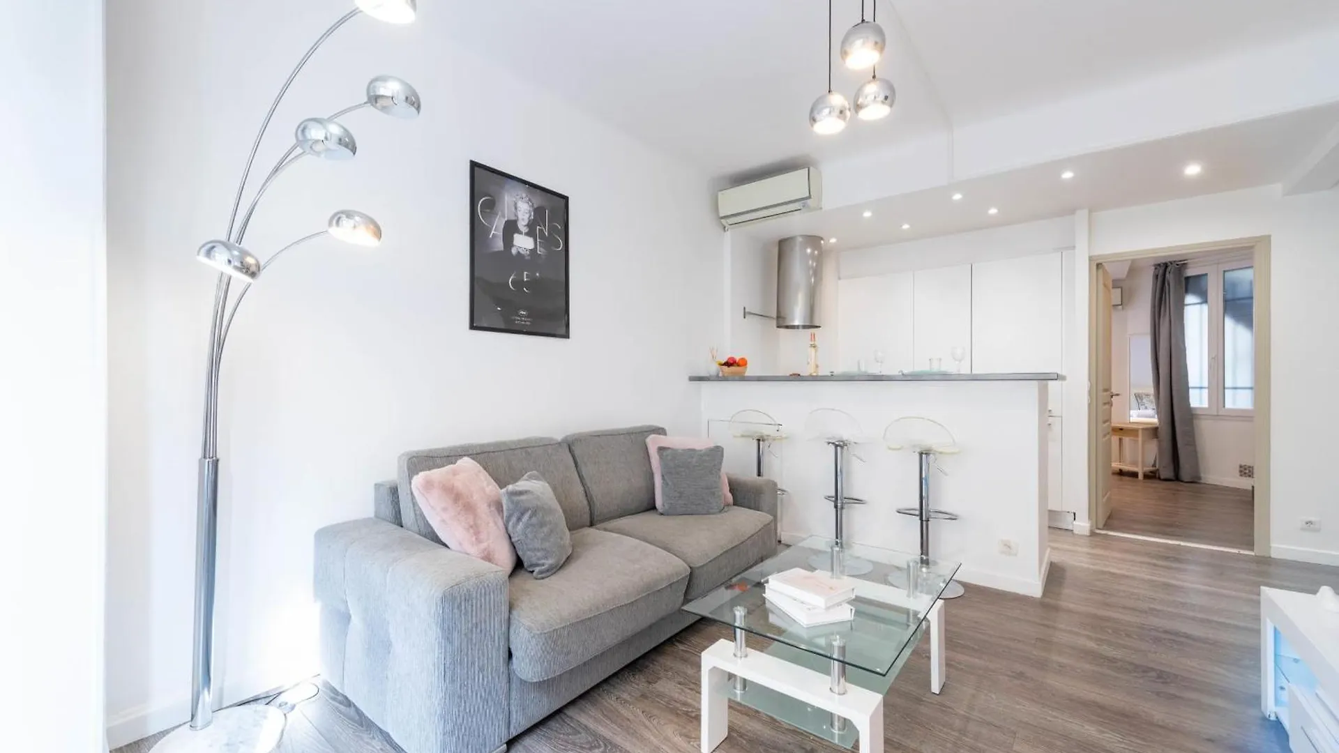 1-Br Apartment In Cannes Walk To The Beach