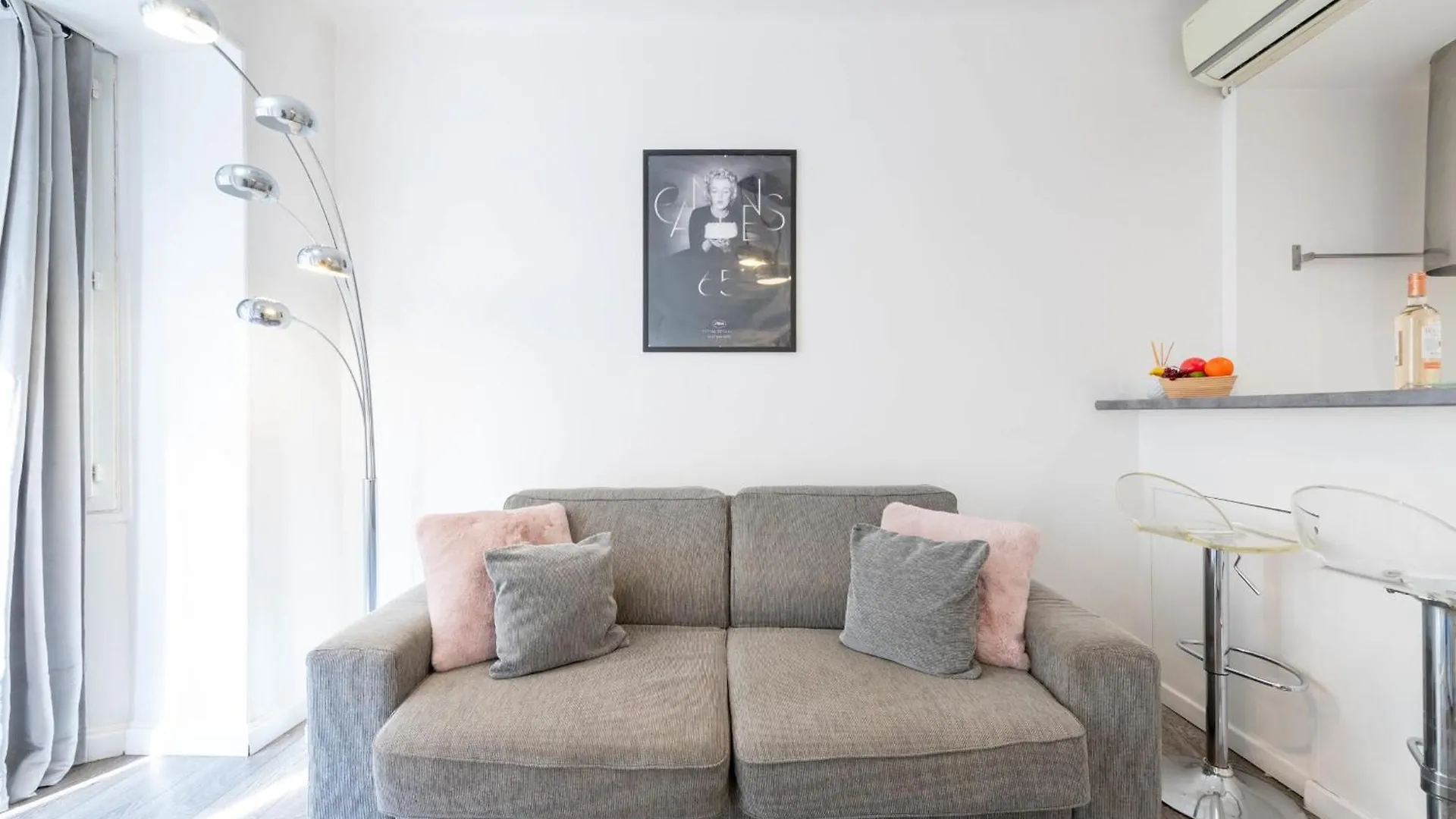 1-Br Apartment In Cannes Walk To The Beach 0*,  France