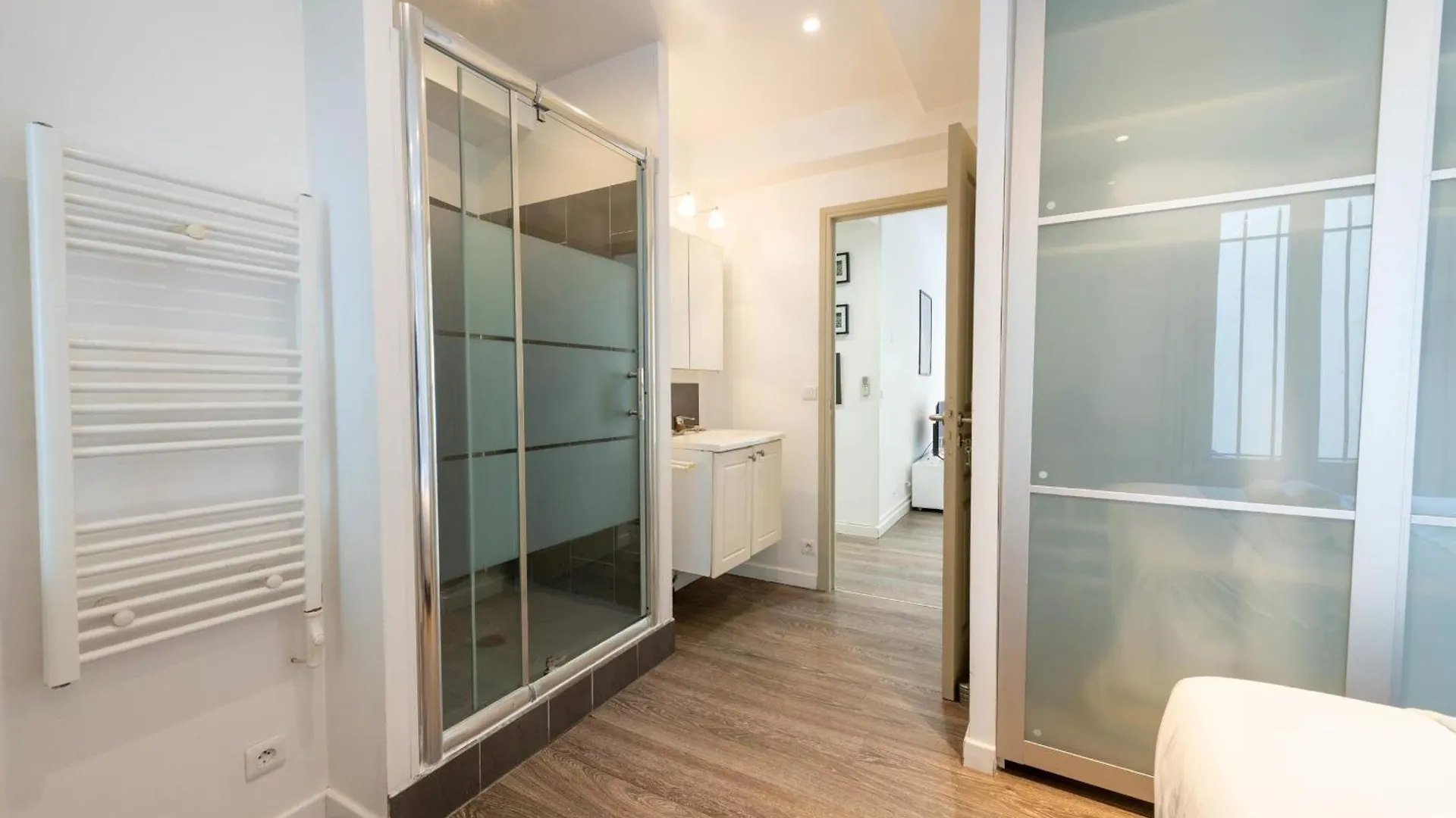 1-Br Apartment In Cannes Walk To The Beach