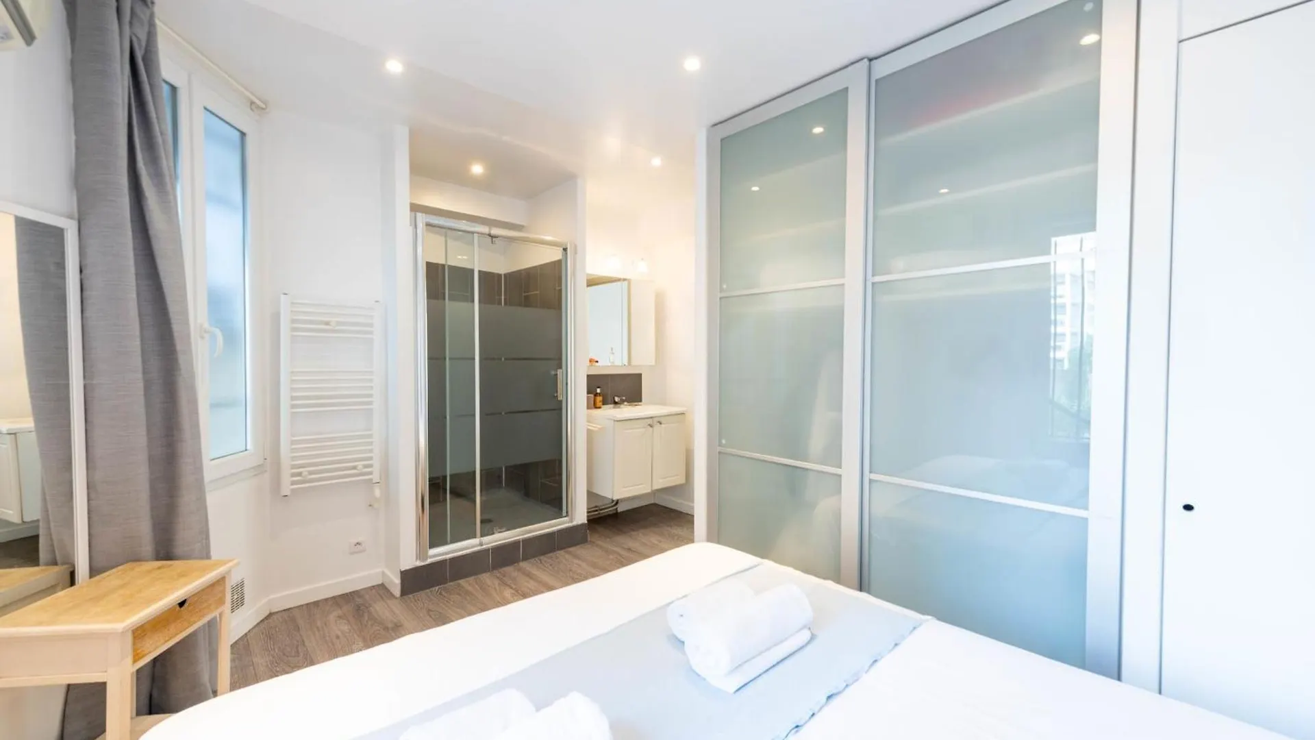 1-Br Apartment In Cannes Walk To The Beach 0*,