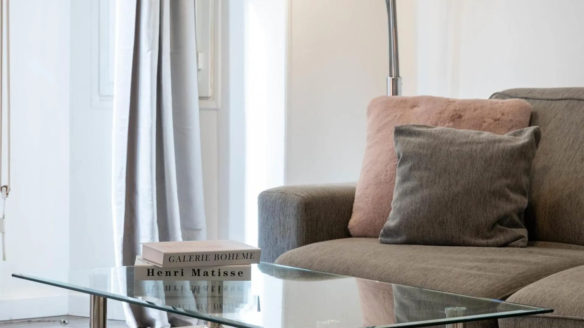 1-Br Apartment In Cannes Walk To The Beach