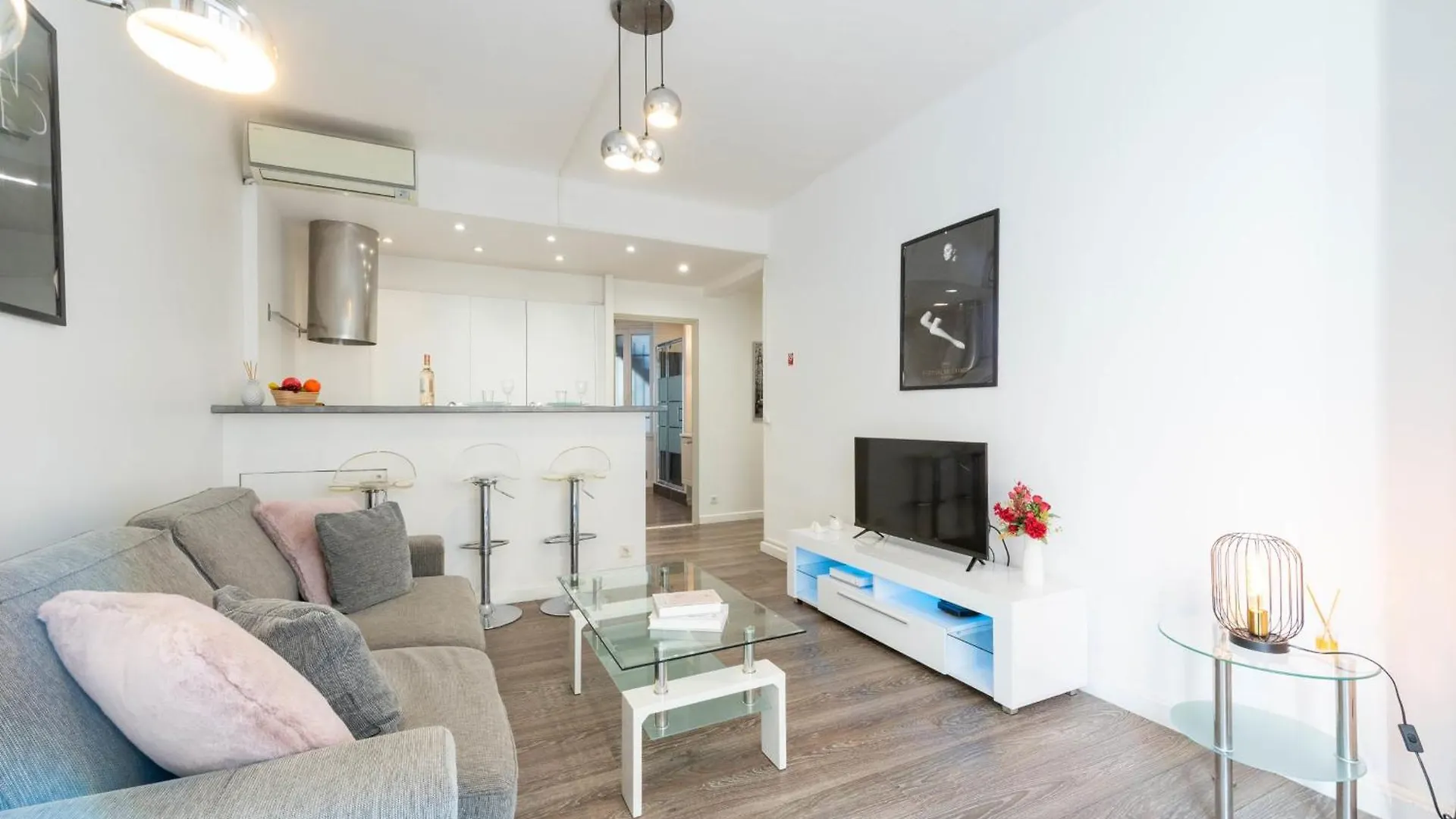 1-Br Apartment In Cannes Walk To The Beach France