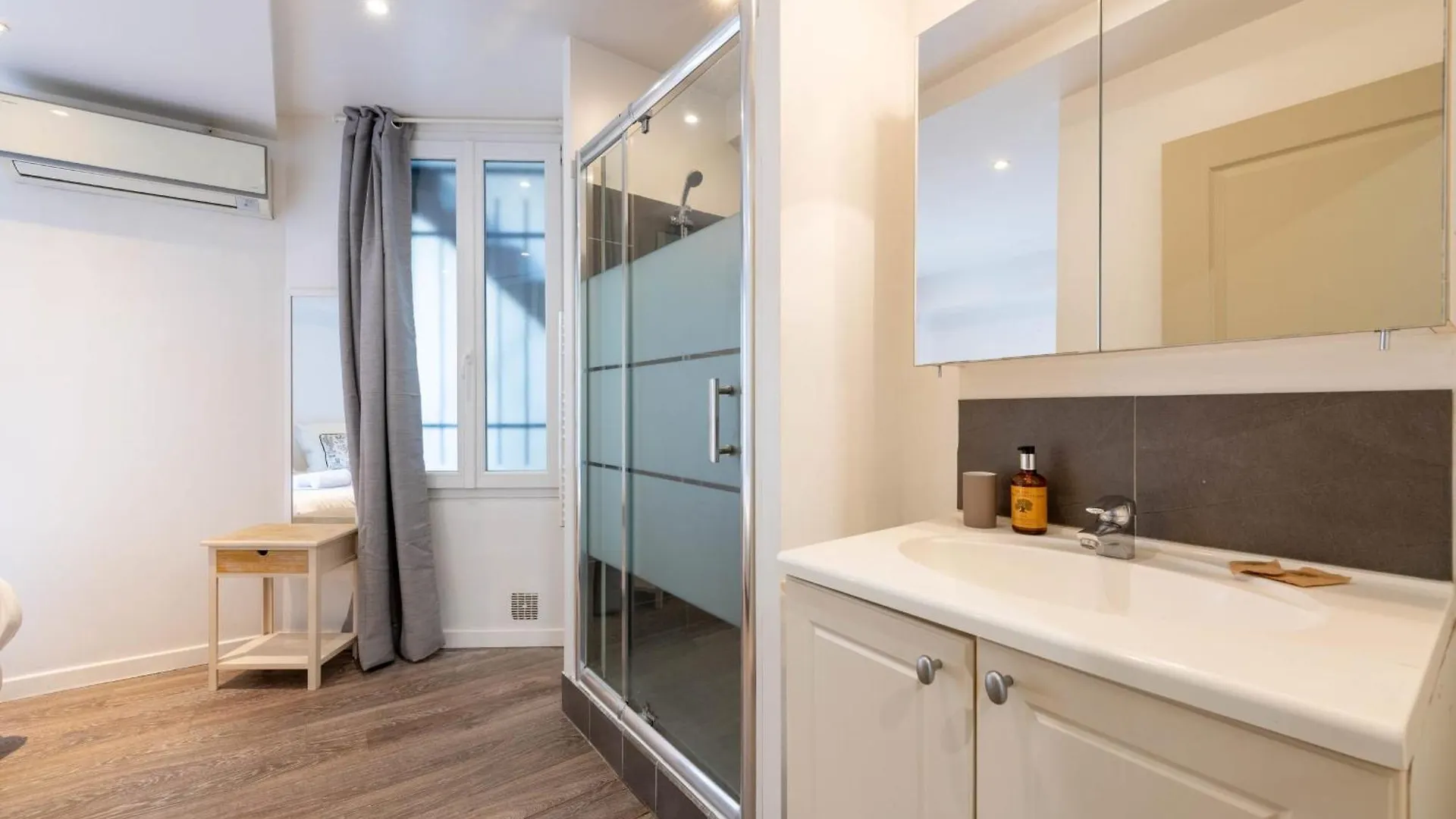 1-Br Apartment In Cannes Walk To The Beach