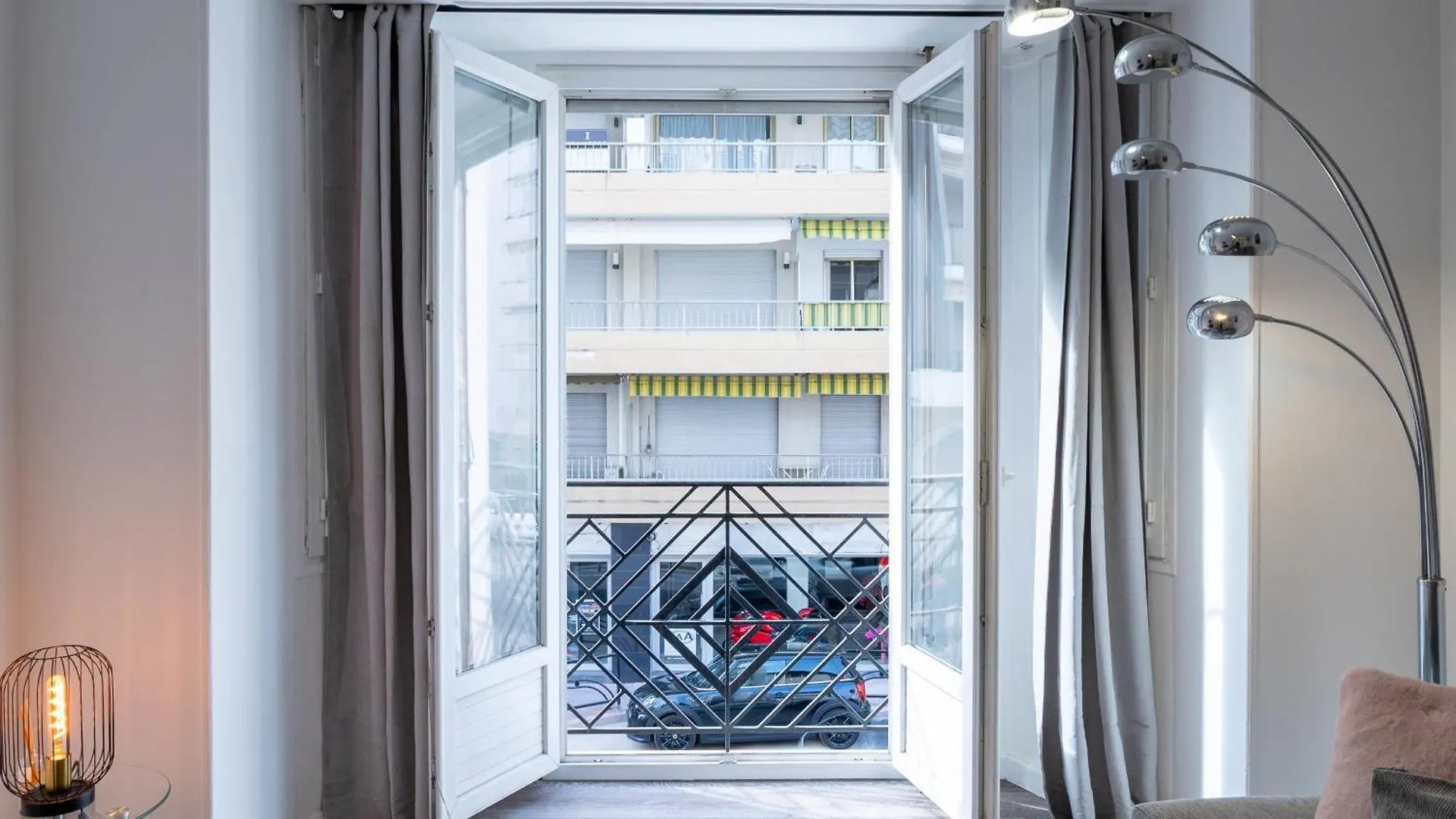 1-Br Apartment In Cannes Walk To The Beach