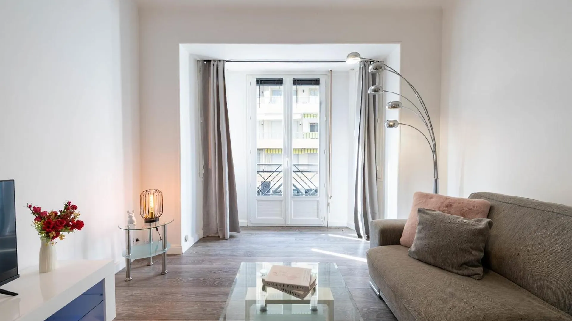 1-Br Apartment In Cannes Walk To The Beach France